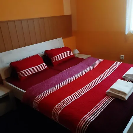 Kobr Konukevi 3*